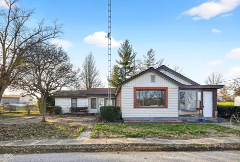 960 Stevens St, Mitchell, IN 47446