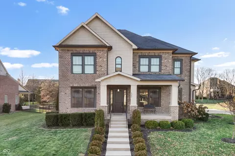 6582 W Deerfield Dr, Zionsville, IN 46077