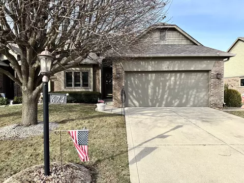 674 Cottage Ln, Greenwood, IN 46143