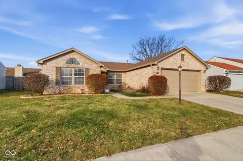 6426 Meadowfield Dr, Indianapolis, IN 46235