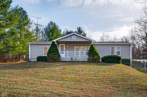 5824 S Poplar Grove Rd, Columbus, IN 47201