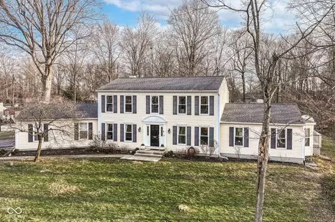 6817 W Forest Brook Dr, Fountaintown, IN 46130