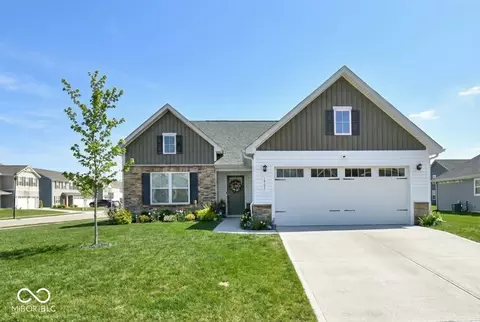 1789 River Birch Dr, Greenfield, IN 46140