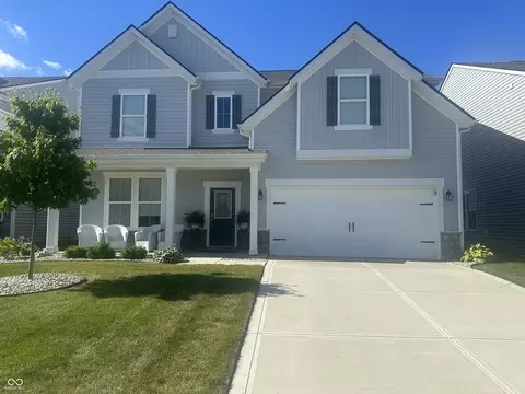 2621 Creek Bank Dr, Columbus, IN 47201