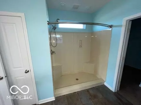 Bath - 5355 Acadia Ct, Plainfield, IN 46168 photo 2 of 3