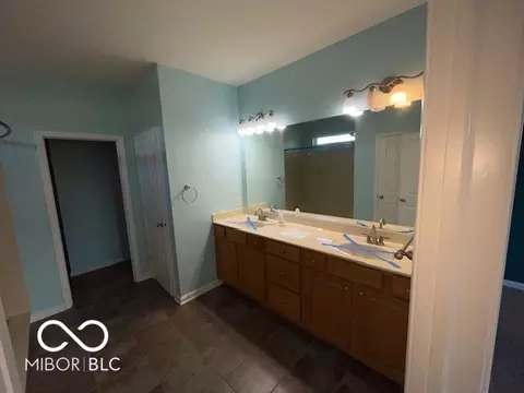 Bath - 5355 Acadia Ct, Plainfield, IN 46168 photo 1 of 3