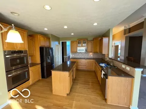 Kitchen - 5355 Acadia Ct, Plainfield, IN 46168 photo 2 of 5