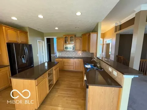 Kitchen - 5355 Acadia Ct, Plainfield, IN 46168 photo 3 of 5