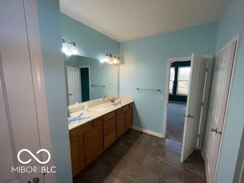 Bath - 5355 Acadia Ct, Plainfield, IN 46168 photo 3 of 3