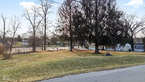 2722 Coventry Gardens Dr, North Vernon, IN 47265