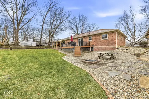 Exterior - 621 S Silver St, Pendleton, IN 46064 photo 7 of 13