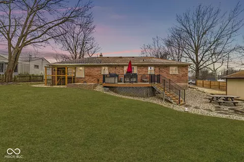 Exterior - 621 S Silver St, Pendleton, IN 46064 photo 2 of 13