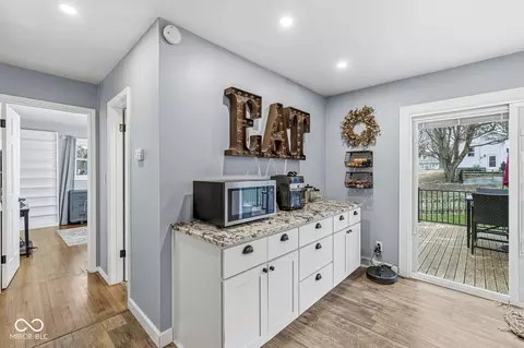 Entry Way - 621 S Silver St, Pendleton, IN 46064 photo 1 of 2