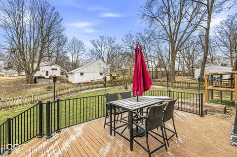 Exterior - 621 S Silver St, Pendleton, IN 46064 photo 3 of 13