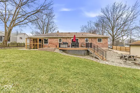Exterior - 621 S Silver St, Pendleton, IN 46064 photo 5 of 13