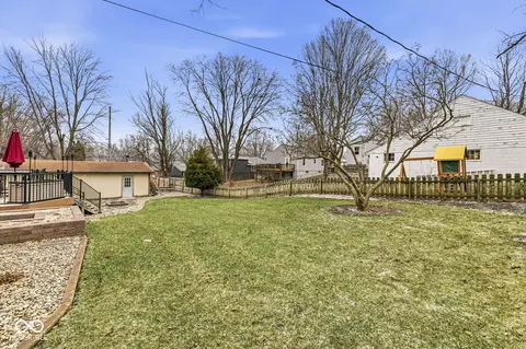 Exterior - 621 S Silver St, Pendleton, IN 46064 photo 6 of 13