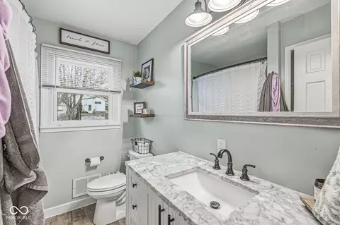 Bath - 621 S Silver St, Pendleton, IN 46064 photo 1 of 2