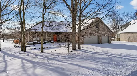 5268 Oakbrook Dr, Plainfield, IN 46168