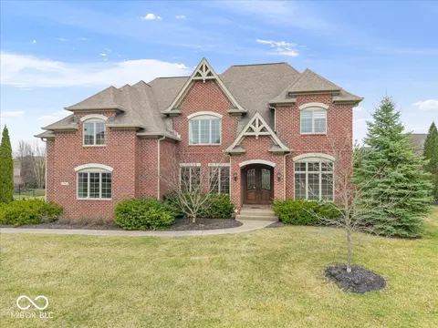 3291 Homestretch Dr, Carmel, IN 46032