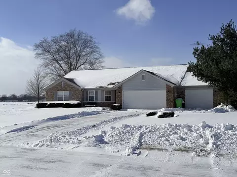 5985 E Holes Crossing Dr, Crawfordsville, IN 47933