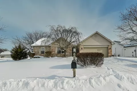 1347 Magnolia Dr, Greenfield, IN 46140