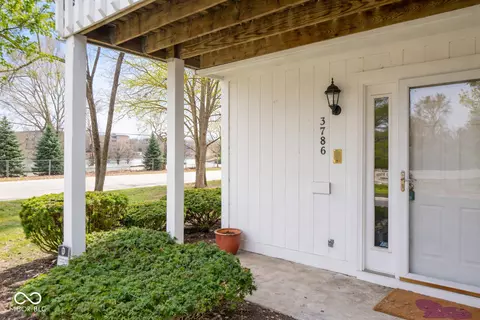 6873 Shore Island Dr, Indianapolis, IN 46220