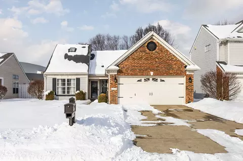 10864 Washington Bay Dr, Fishers, IN 46037