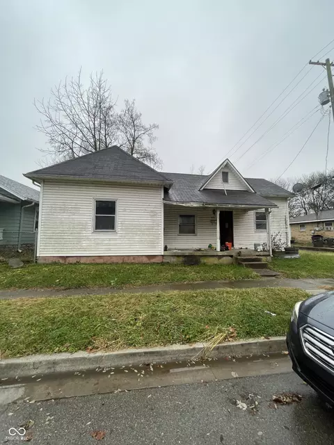 637 W Franklin St, Shelbyville, IN 46176