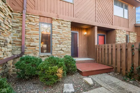 3187 Sycamore Dr, Columbus, IN 47203