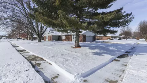 1054 Cambridge Dr, Greenwood, IN 46142