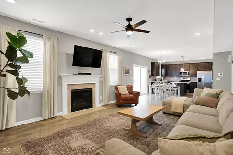 Living - 637 Kilmore Dr, Pendleton, IN 46064 photo 1 of 4