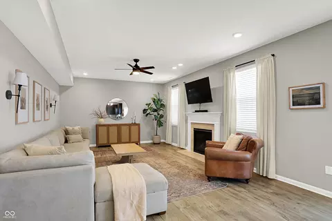 Living - 637 Kilmore Dr, Pendleton, IN 46064 photo 3 of 4