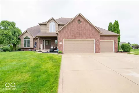 1145 Forest Commons Dr, Avon, IN 46123