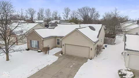 5349 Wood Hollow Dr, Indianapolis, IN 46239