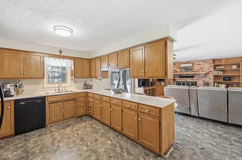 Kitchen - 124 E Michelle Ln, Pendleton, IN 46064 photo 1 of 3