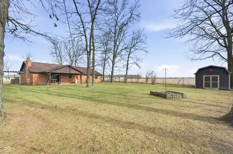Exterior - 124 E Michelle Ln, Pendleton, IN 46064 photo 5 of 5