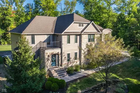 9358 Sullivan Pl, Zionsville, IN 46077