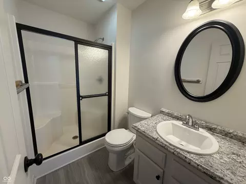Bath - 5202 E Harvard Ct, Columbus, IN 47203 photo 4 of 4