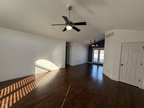 Living - 5202 E Harvard Ct, Columbus, IN 47203 photo 1 of 2