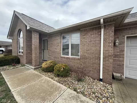 Exterior - 5202 E Harvard Ct, Columbus, IN 47203 photo 2 of 3