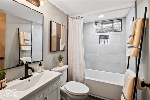 Bath - 1050 E 106th St E, Indianapolis, IN 46280 photo 3 of 3