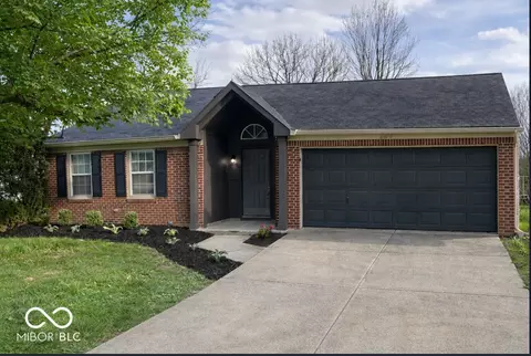 6815 Cherry Laurel Ln, Fishers, IN 46038