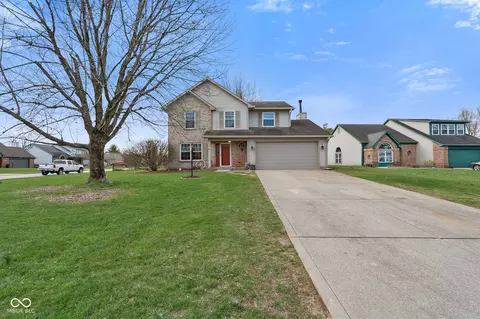 1039 E White Ash Ct, Mooresville, IN 46158
