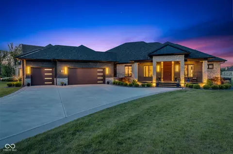 3995 Chapel Hill Ct, Bargersville, IN 46106