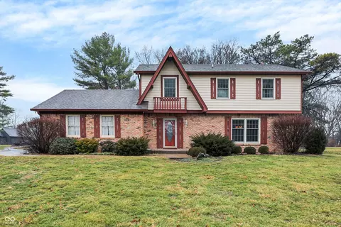 10806 E Lakeshore Dr, Carmel, IN 46033