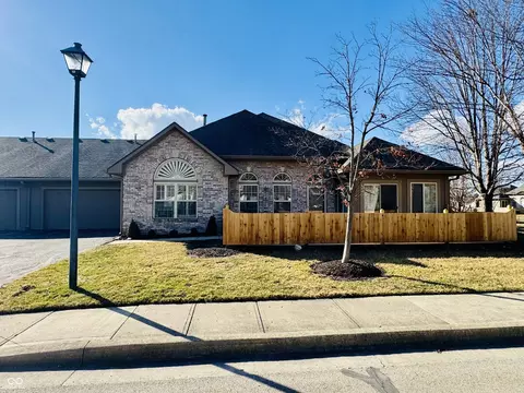 11130 Vineyard Dr, Fishers, IN 46038