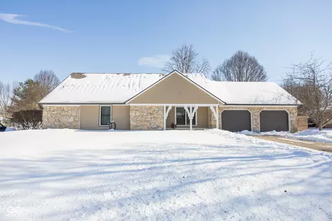 1055 Arroyo Rd, Greenwood, IN 46143