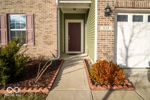 834 Blue Ash Trl, Greenwood, IN 46143