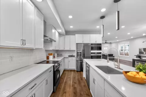 Kitchen - 220 Eastern Ave, Indianapolis, IN 46201 photo 2 of 5