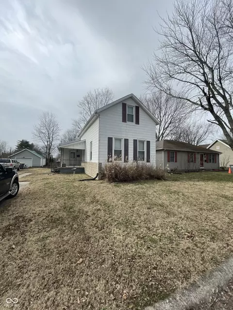 842 S Lynn St, Seymour, IN 47274